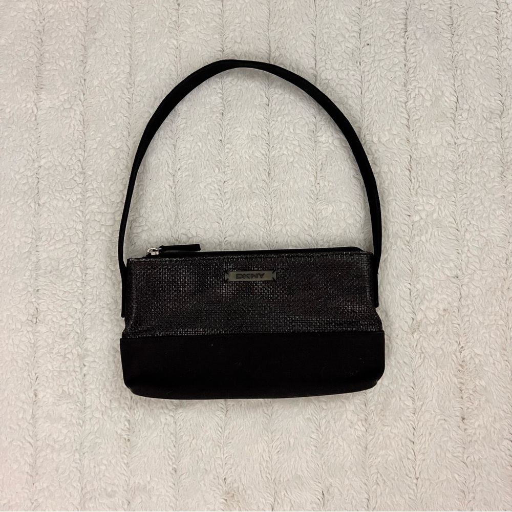 vintage y2k DKNY classic little black mini bag 🖤✨